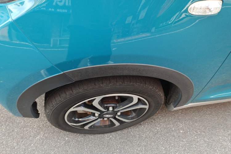 Used Chery QQ Little Ant 2021 200 000-Yuan Ant Fan Edition Talent Version Lithium Iron Phosphate 301 km Left Front Wheel Hub