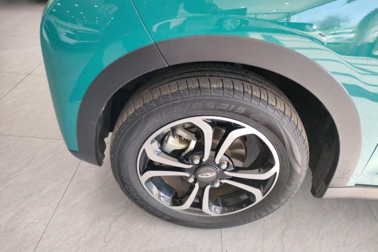 Used Chery QQ Little Ant 2021 150 000 Yuan "Ant Fan" Edition New Ant Xuan Version Lithium-NMC Battery Left Front Wheel Hub