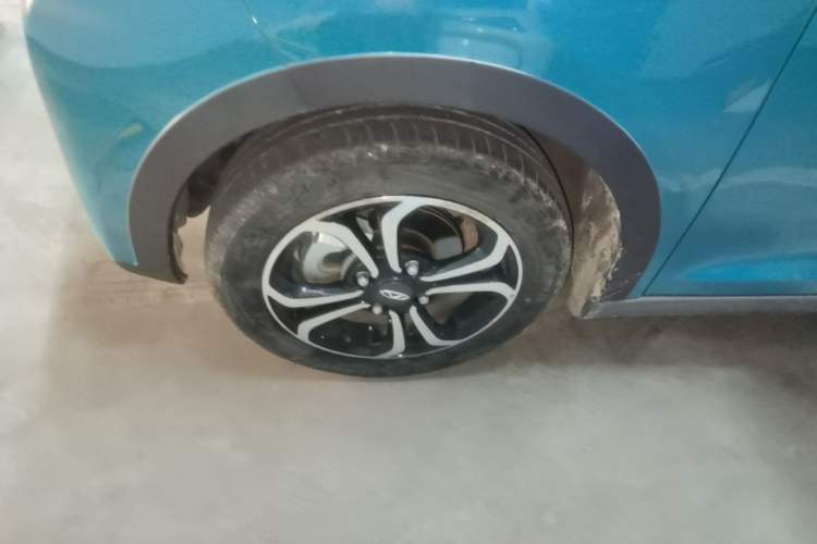 Used Chery QQ Little Ant 2021 200 000 Yuan "Ant Fan" Edition Energized Version NMC Lithium Battery 301 km Left Front Wheel Hub