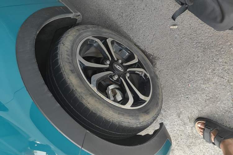 Used Chery QQ Little Ant 2021 150 000 Yuan "Ant Fan" Edition New Ant Cool Version Lithium-Ion Battery Left Front Wheel Hub