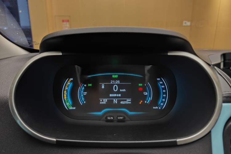 Used Chery QQ Little Ant 2021 200 000-Yuan Ant Fan Edition Talent Version NMC Battery 301 km Odometer Close Up