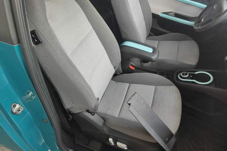 Used Chery QQ Little Ant 2021 150 000 Yuan "Ant Fan" Edition New Ant Cool Version Lithium-Ion Battery Right Front Seat