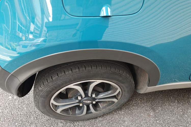 Used Chery QQ Little Ant 2021 200 000-Yuan Ant Fan Edition Talent Version Lithium Iron Phosphate 301 km Right Rear Wheel Hub