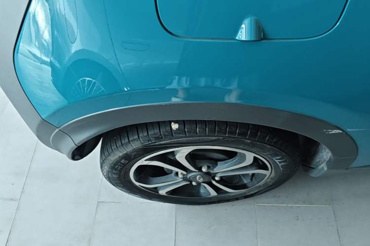 Used Chery QQ Little Ant 2021 200 000-Yuan Ant Fan Edition Talent Version NMC Battery 301 km Right Rear Wheel Hub