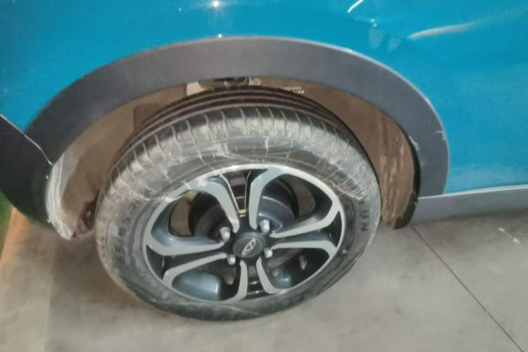 Used Chery QQ Little Ant 2021 200 000 Yuan "Ant Fan" Edition Energized Version NMC Lithium Battery 301 km Right Rear Wheel Hub
