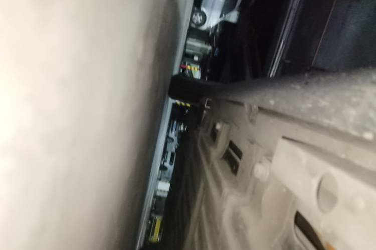 Used Chery QQ Little Ant 2021 200 000 Yuan "Ant Fan" Edition Energized Version NMC Lithium Battery 301 km Right Side Sill
