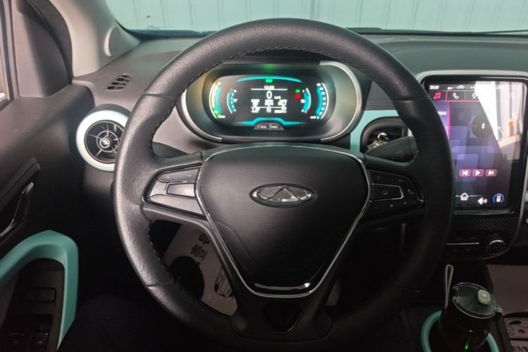 Used Chery QQ Little Ant 2021 200 000-Yuan Ant Fan Edition Talent Version NMC Battery 301 km Steering Wheel