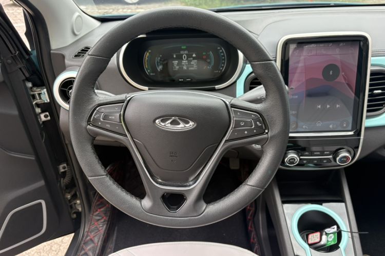 Used Chery QQ Little Ant 2021 200 000 Yuan "Ant Fan" Edition Energized Version NMC Lithium Battery 301 km Steering Wheel