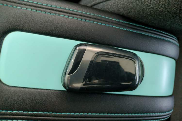 Used Chery QQ Little Ant 2021 150 000 Yuan "Ant Fan" Edition New Ant Xuan Version Lithium-NMC Battery Vehicle Key