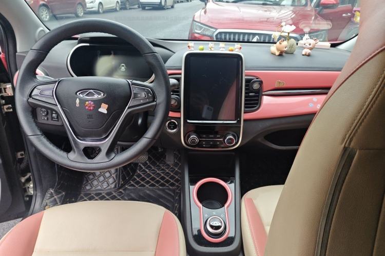 Used Chery QQ Little Ant 2021 200 000-Yuan Ant Fan Edition Talent Version NMC Battery 301 km Center Console