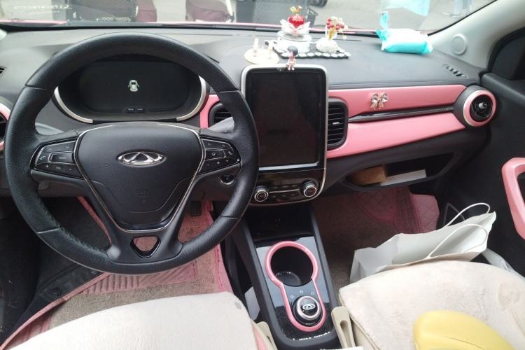 Used Chery QQ Little Ant 2021 200 000-Yuan Ant Fan Edition Talent Version NMC Battery 301 km Center Console