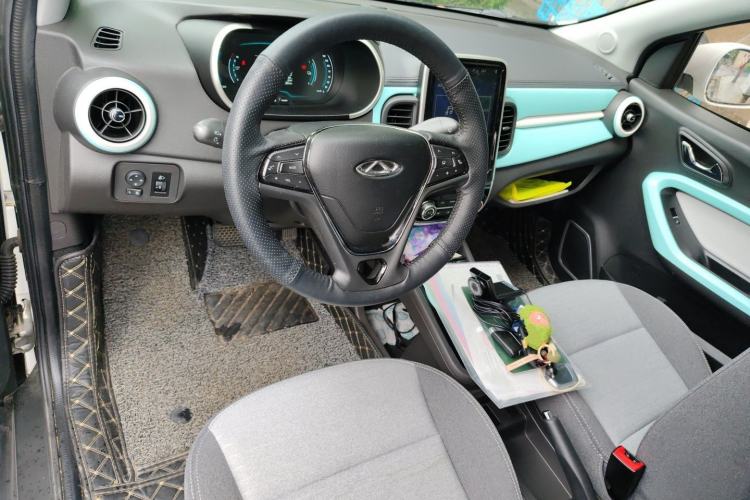 Used Chery QQ Little Ant 2021 150 000 Yuan Ant Fan Edition Ant Trend Version Lithium Iron Phosphate Center Console