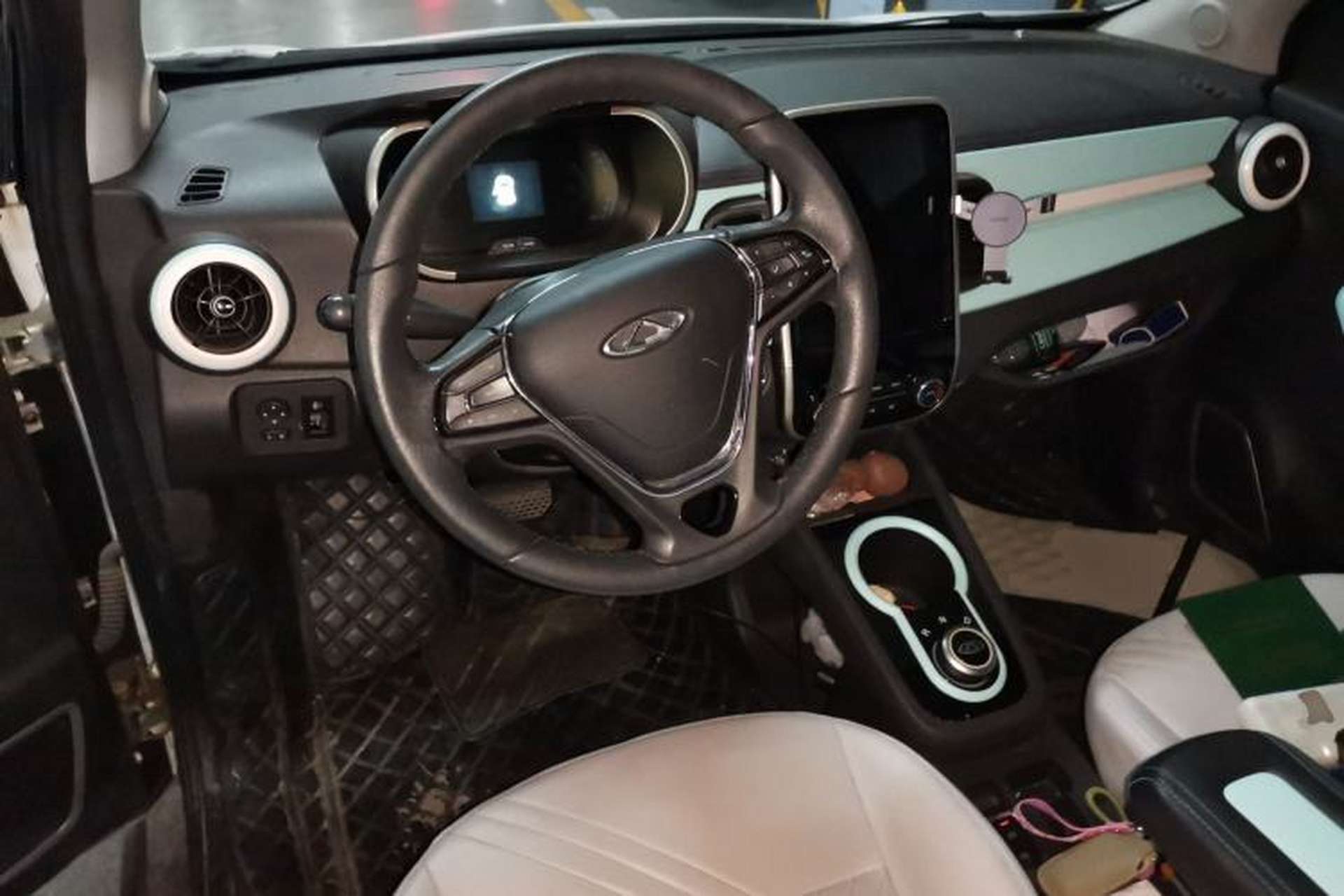 Used Chery QQ Little Ant 2021 200 000-Yuan Ant Fan Edition Talent Version NMC Battery 301 km Center Console