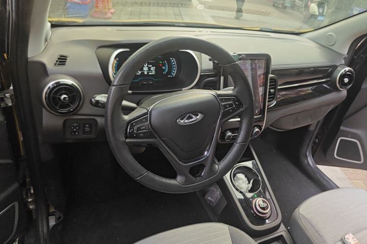 Used Chery QQ Little Ant 2021 150 000 Yuan Ant Fan Edition Ant Trend Version Lithium Iron Phosphate Center Console