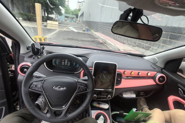 Used Chery QQ Little Ant 2021 200 000-Yuan Ant Fan Edition Talent Version NMC Battery 408 km续航 Center Console