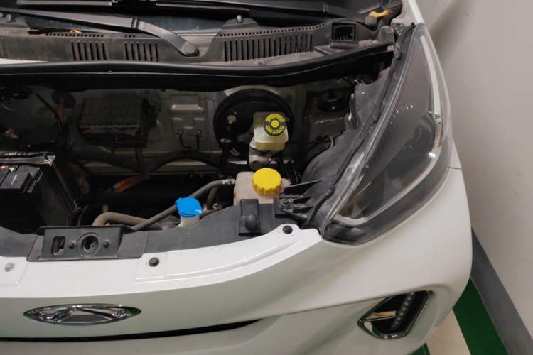 Used Chery QQ Little Ant 2021 150 000 Yuan "Ant Fan" Edition New Ant Cool Version Lithium-Ion Battery Engine Bay Left