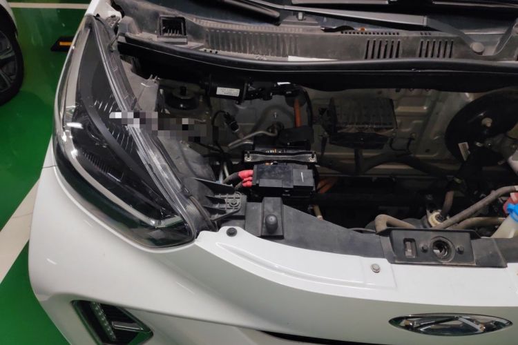 Used Chery QQ Little Ant 2021 150 000 Yuan "Ant Fan" Edition New Ant Cool Version Lithium-Ion Battery Engine Bay Right