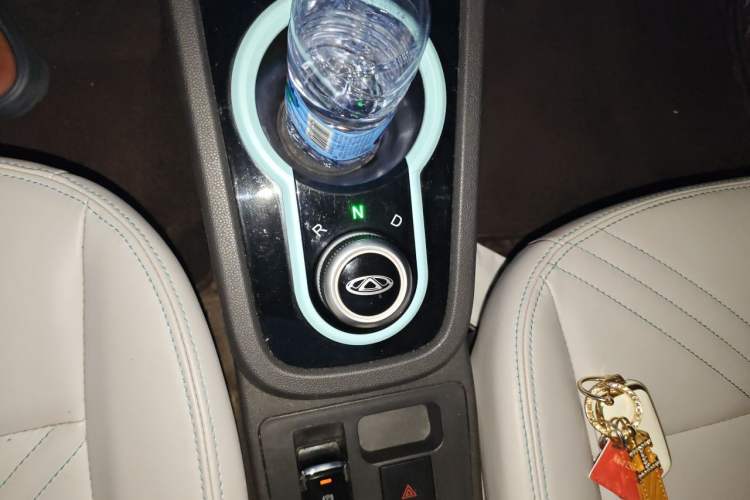 Used Chery QQ Little Ant 2021 200 000-Yuan Ant Fan Edition Talent Version NMC Battery 301 km Gear Lever