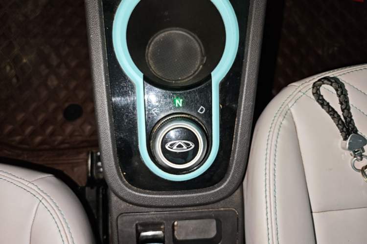 Used Chery QQ Little Ant 2021 200 000-Yuan Ant Fan Edition Oxygen Version Lithium Iron Phosphate 301 km Gear Lever