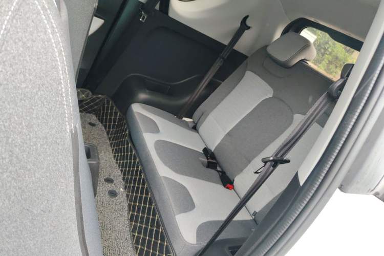 Used Chery QQ Little Ant 2021 150 000 Yuan Ant Fan Edition Ant Trend Version Lithium Iron Phosphate Left Rear Seat