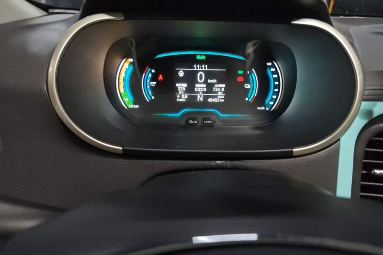 Used Chery QQ Little Ant 2021 200 000-Yuan Ant Fan Edition Talent Version NMC Battery 408 km续航 Odometer Close Up