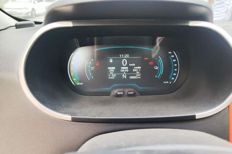 Used Chery QQ Little Ant 2021 150 000 Yuan Ant Fan Edition Ant Stylish Version Lithium-Ion Battery Odometer Close Up