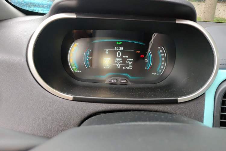 Used Chery QQ Little Ant 2021 150 000 Yuan Ant Fan Edition Ant Trend Version Lithium Iron Phosphate Odometer Close Up