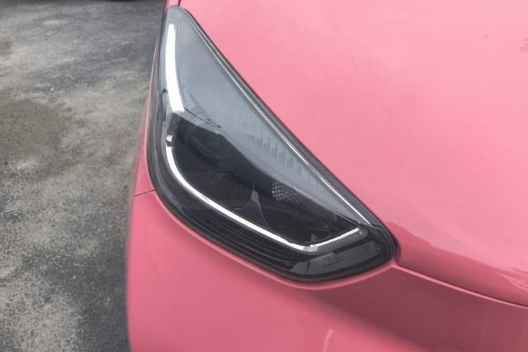 Used Chery QQ Little Ant 2021 200 000-Yuan Ant Fan Edition Talent Version NMC Battery 408 km续航 Right Front Headlight