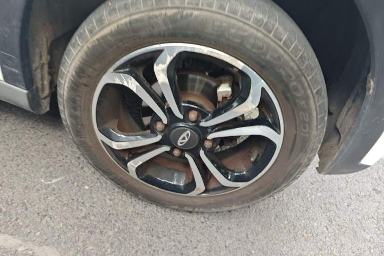 Used Chery QQ Little Ant 2021 200 000-Yuan Ant Fan Edition Talent Version NMC Battery 301 km Right Front Wheel Hub
