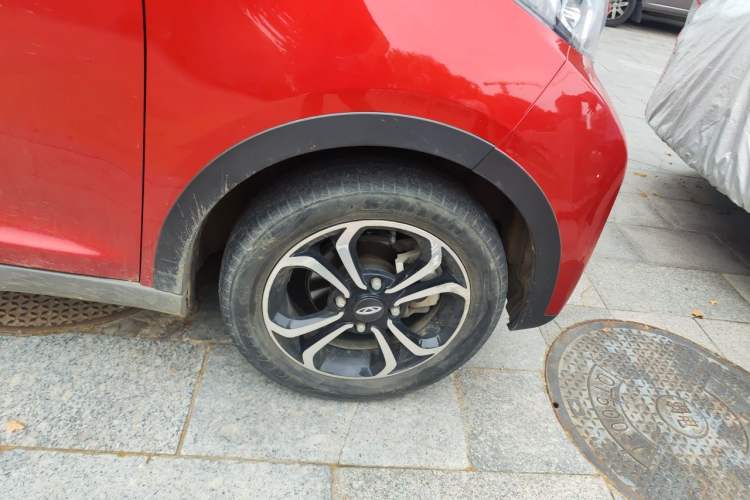 Used Chery QQ Little Ant 2021 150 000 Yuan Ant Fan Edition Ant Stylish Version Lithium-Ion Battery Right Front Wheel Hub