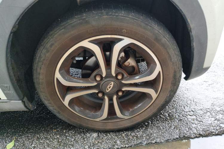 Used Chery QQ Little Ant 2021 150 000 Yuan Ant Fan Edition Ant Trend Version Lithium Iron Phosphate Right Front Wheel Hub