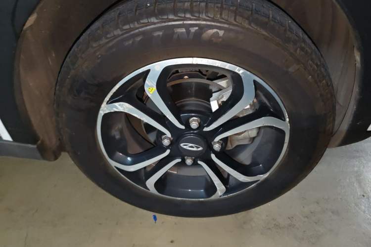Used Chery QQ Little Ant 2021 200 000-Yuan Ant Fan Edition Talent Version NMC Battery 301 km Right Front Wheel Hub