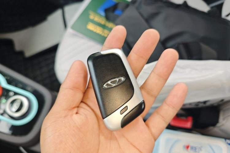 Used Chery QQ Little Ant 2021 200 000-Yuan Ant Fan Edition Talent Version NMC Battery 301 km Vehicle Key