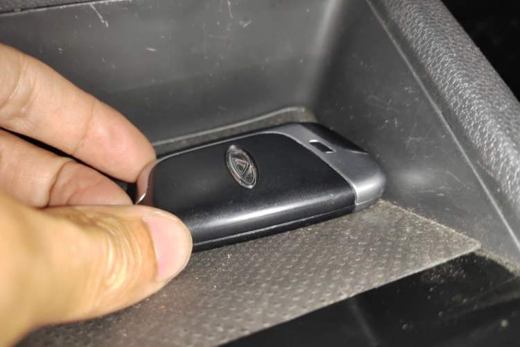 Used Chery QQ Little Ant 2021 150 000 Yuan "Ant Fan" Edition New Ant Cool Version Lithium-Ion Battery Vehicle Key