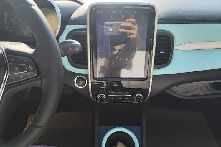 Used Chery QQ Little Ant 2021 150 000 Yuan "Ant Fan" Edition New Ant Cool Version Lithium-Ion Battery Audio And AC Panel