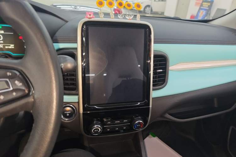 Used Chery QQ Little Ant 2021 150 000 Yuan "Ant Fan" Edition New Ant Cool Version Lithium-Ion Battery Audio And AC Panel