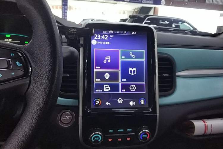 Used Chery QQ Little Ant 2021 200 000 Yuan "Ant Fan" Edition Energized Version NMC Lithium Battery 301 km Audio And AC Panel