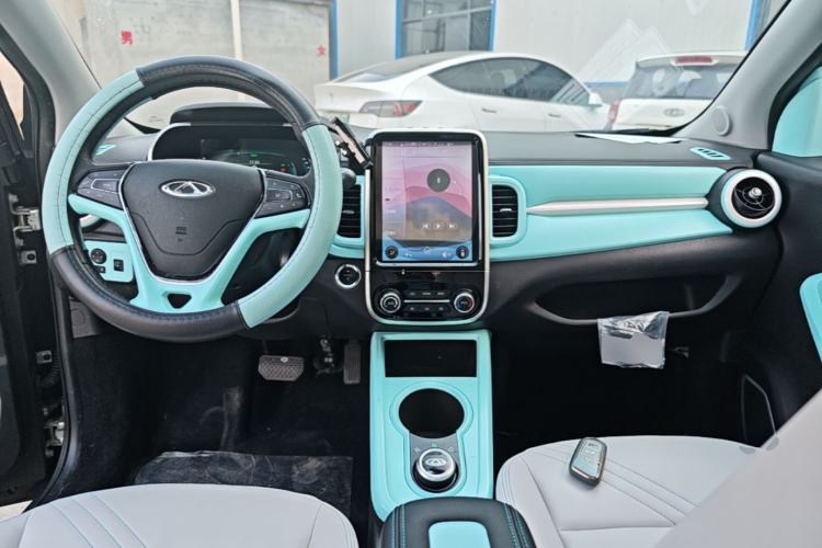 Used Chery QQ Little Ant 2021 200 000 Yuan "Ant Fan" Edition Energized Version NMC Lithium Battery 301 km Center Console