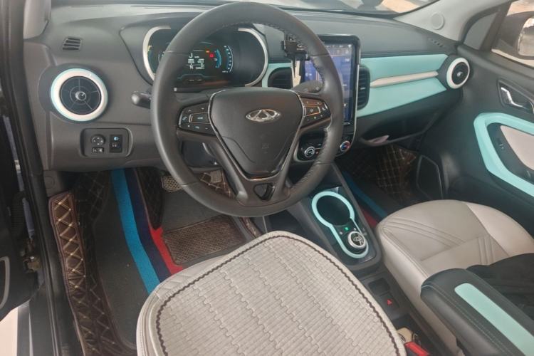Used Chery QQ Little Ant 2021 200 000 Yuan Ant Fan Edition Energized Version Lithium Iron Phosphate 301 km Center Console