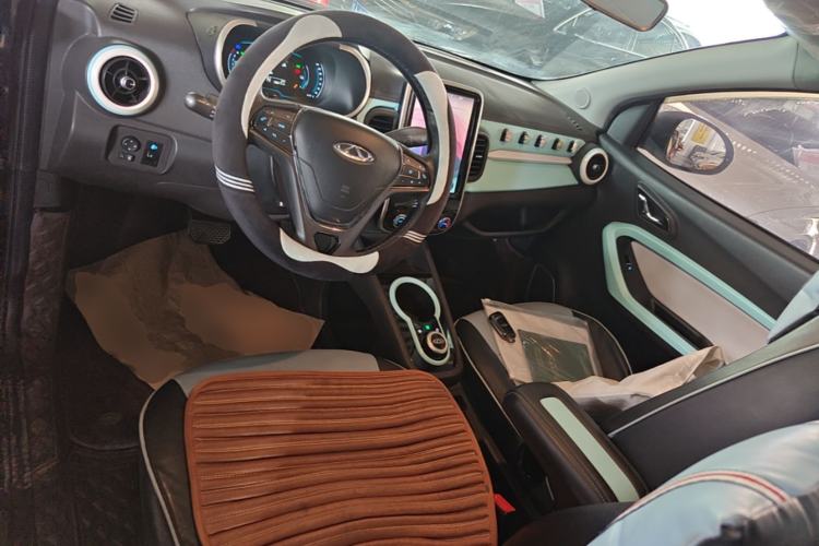 Used Chery QQ Little Ant 2021 Revised Version 150 000 Yuan Ant Fan Edition New Ant Luxe Version Lithium Iron Phosphate Center Console