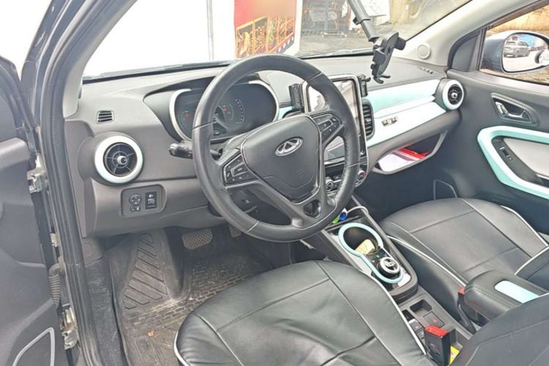 Used Chery QQ Little Ant 2021 150 000 Yuan Ant Fan Edition New Ant Cool Version Lithium Iron Phosphate Center Console