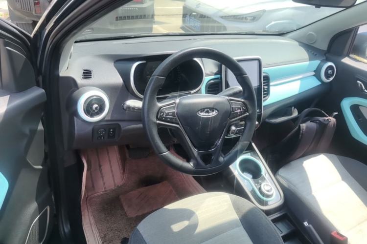 Used Chery QQ Little Ant 2021 150 000 Yuan Ant Fan Edition Ant Trend Version Lithium-Ion Battery Center Console