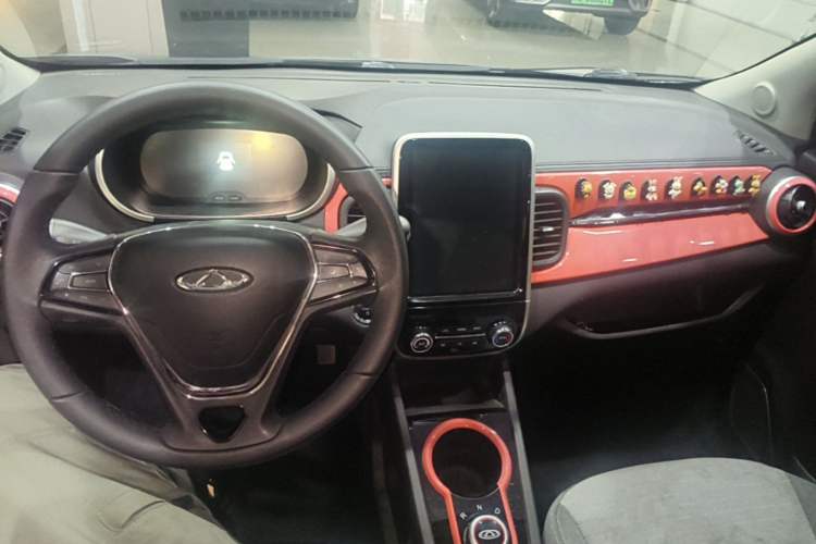Used Chery QQ Little Ant 2021 150 000 Yuan "Ant Fan" Edition New Ant Cool Version Lithium-Ion Battery Center Console