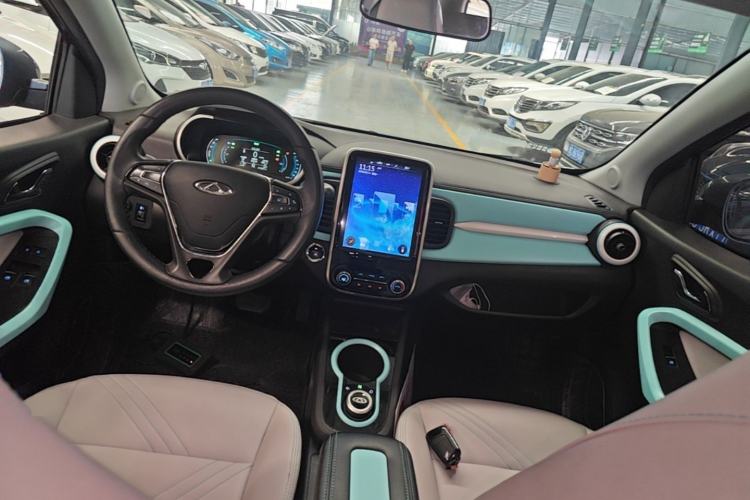 Used Chery QQ Little Ant 2021 200 000-Yuan Ant Fan Edition Talent Version NMC Battery 301 km Center Console