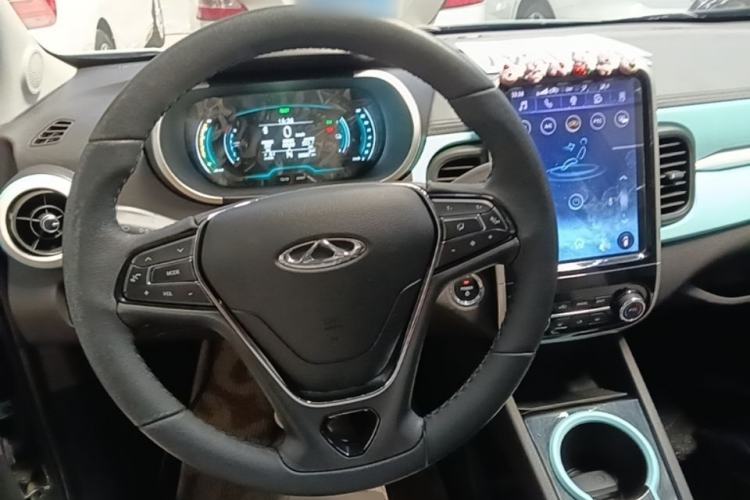 Used Chery QQ Little Ant 2021 150 000 Yuan Ant Fan Edition New Ant Cool Version Lithium Iron Phosphate Center Console