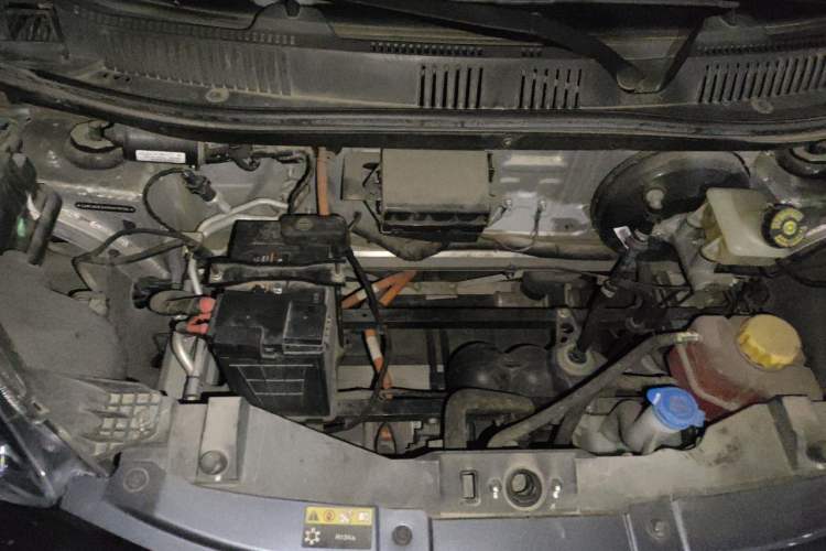 Used Chery QQ Little Ant 2021 200 000-Yuan Ant Fan Edition Talent Version NMC Battery 301 km Engine Bay