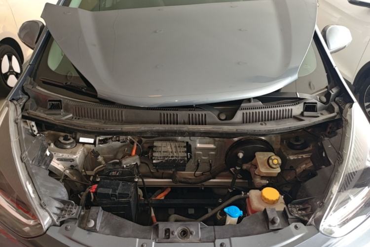 Used Chery QQ Little Ant 2021 200 000-Yuan Ant Fan Edition Oxygen Version Lithium Iron Phosphate 301 km Engine Bay