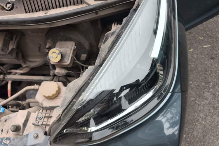 Used Chery QQ Little Ant 2021 150 000 Yuan "Ant Fan" Edition New Ant Xuan Version Lithium-NMC Battery Engine Bay Left