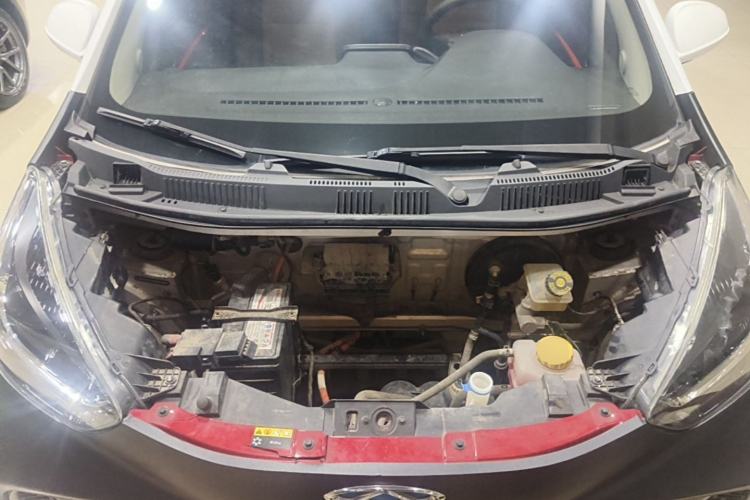 Used Chery QQ Little Ant 2021 150 000 Yuan "Ant Fan" Edition New Ant Cool Version Lithium-Ion Battery Engine Bay