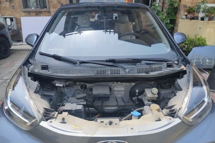Used Chery QQ Little Ant 2021 200 000-Yuan Ant Fan Edition Talent Version NMC Battery 301 km Engine Bay